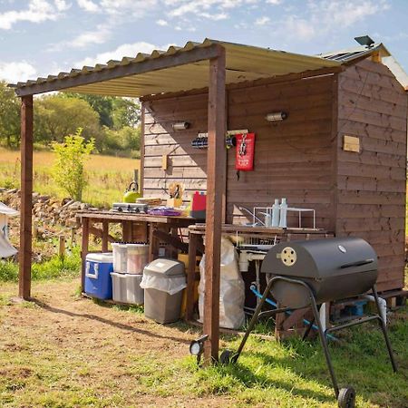 Roaches Retreat Family Glampsite, Rocky Reach Bell Tent With Outdoor Adventures And Campfire Nights Upper Hulme Zewnętrze zdjęcie