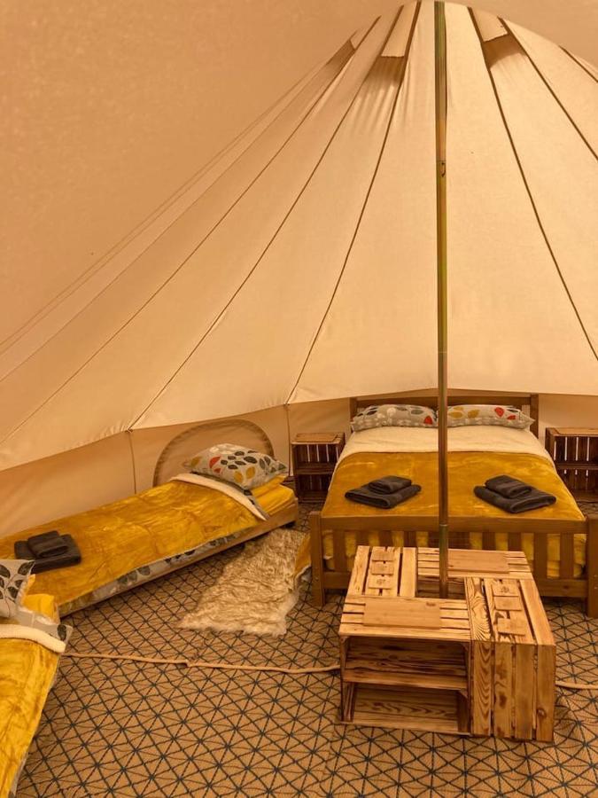 Roaches Retreat Family Glampsite, Rocky Reach Bell Tent With Outdoor Adventures And Campfire Nights Upper Hulme Zewnętrze zdjęcie