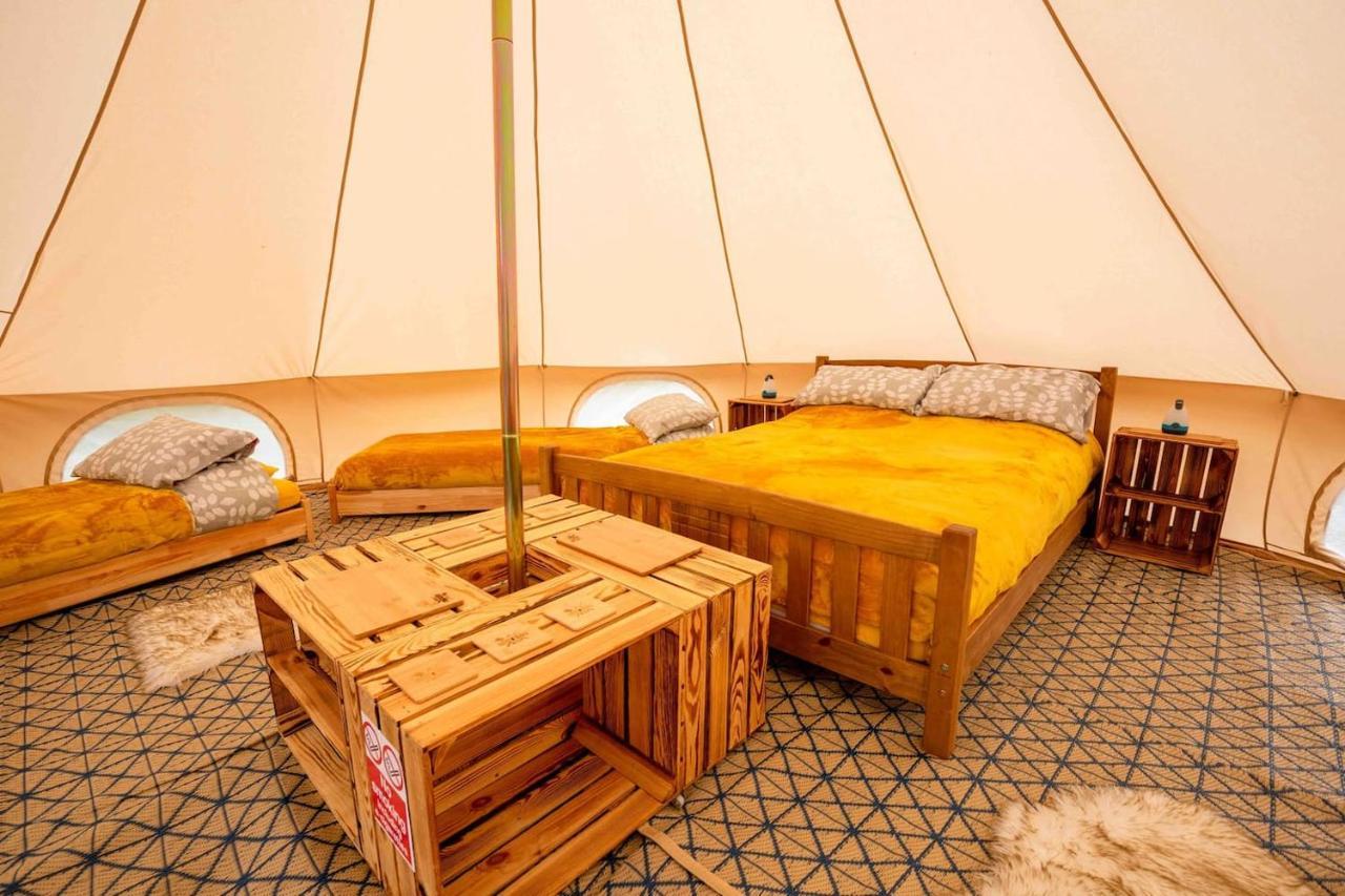 Roaches Retreat Family Glampsite, Rocky Reach Bell Tent With Outdoor Adventures And Campfire Nights Upper Hulme Zewnętrze zdjęcie