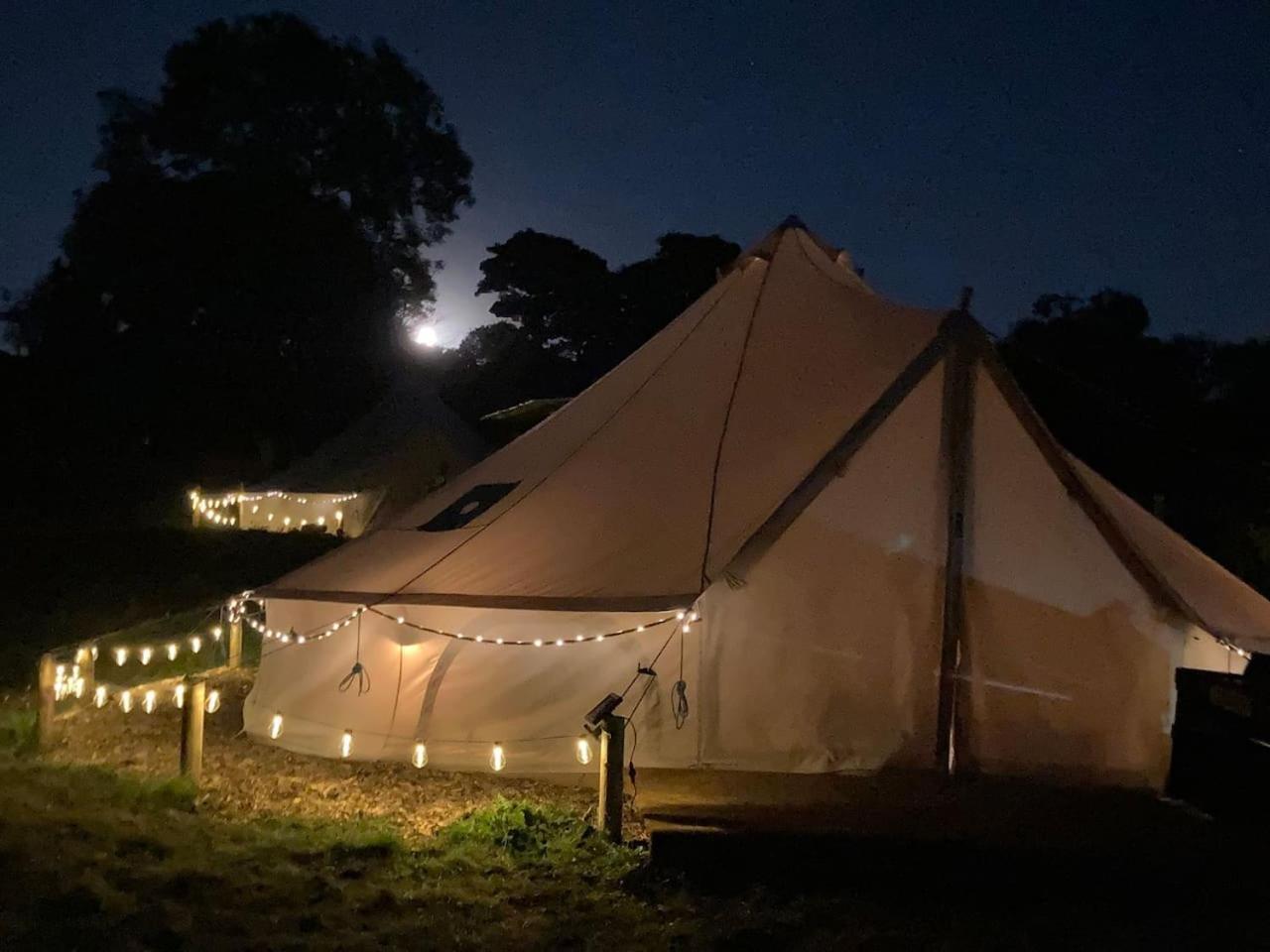 Roaches Retreat Family Glampsite, Rocky Reach Bell Tent With Outdoor Adventures And Campfire Nights Upper Hulme Zewnętrze zdjęcie