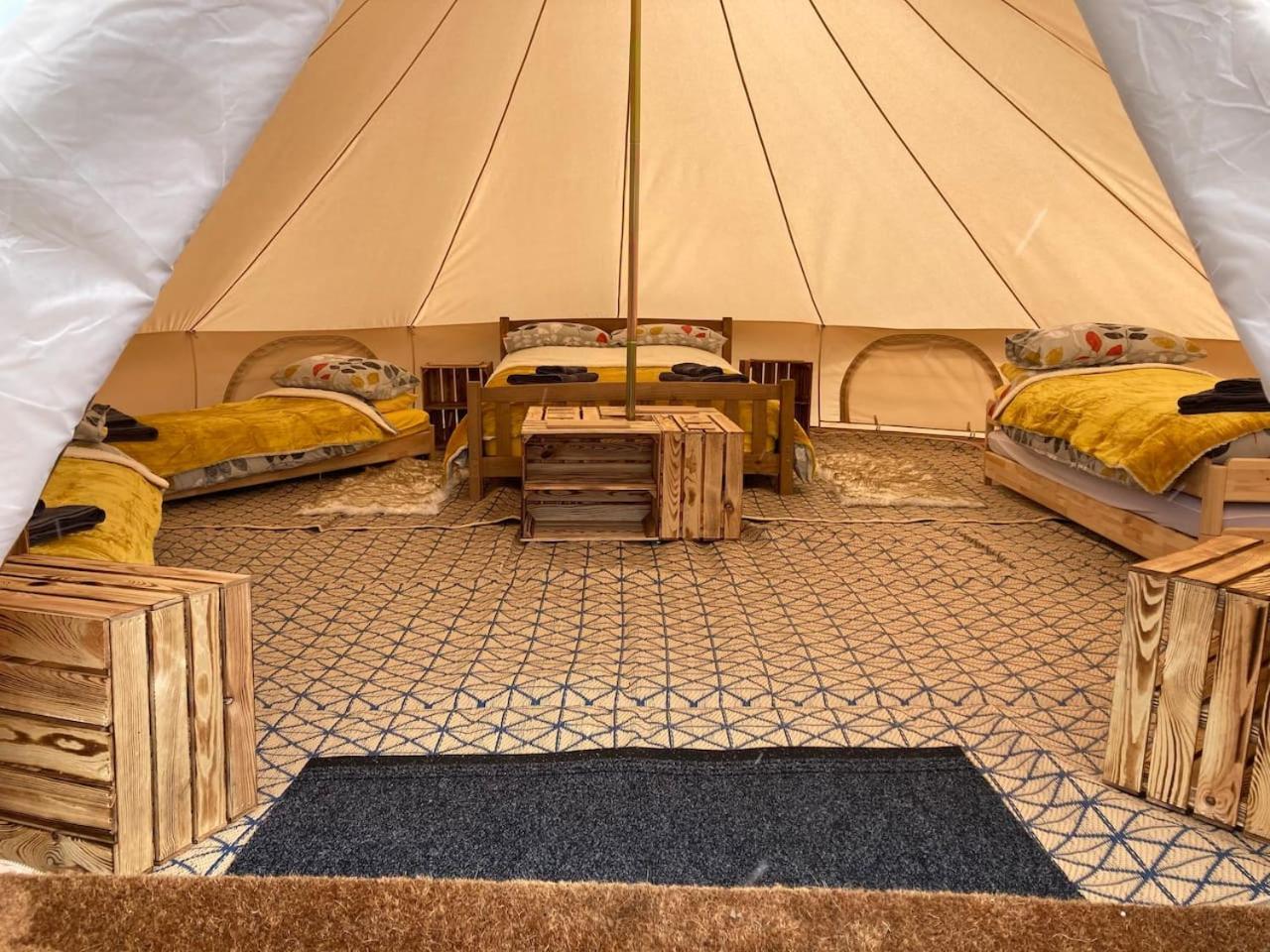 Roaches Retreat Family Glampsite, Rocky Reach Bell Tent With Outdoor Adventures And Campfire Nights Upper Hulme Zewnętrze zdjęcie