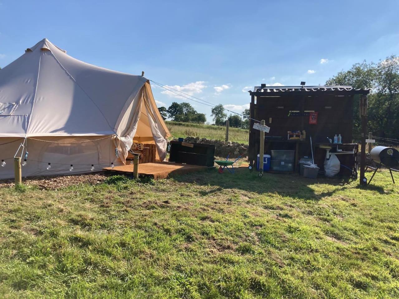 Roaches Retreat Family Glampsite, Rocky Reach Bell Tent With Outdoor Adventures And Campfire Nights Upper Hulme Zewnętrze zdjęcie